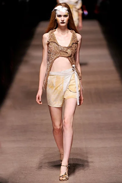 Look 2